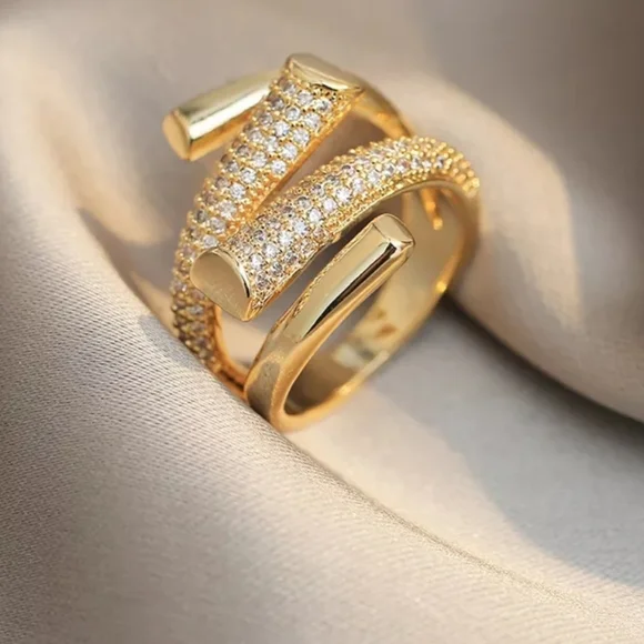 Chunky gold diamond ring - Picture 2 of 4